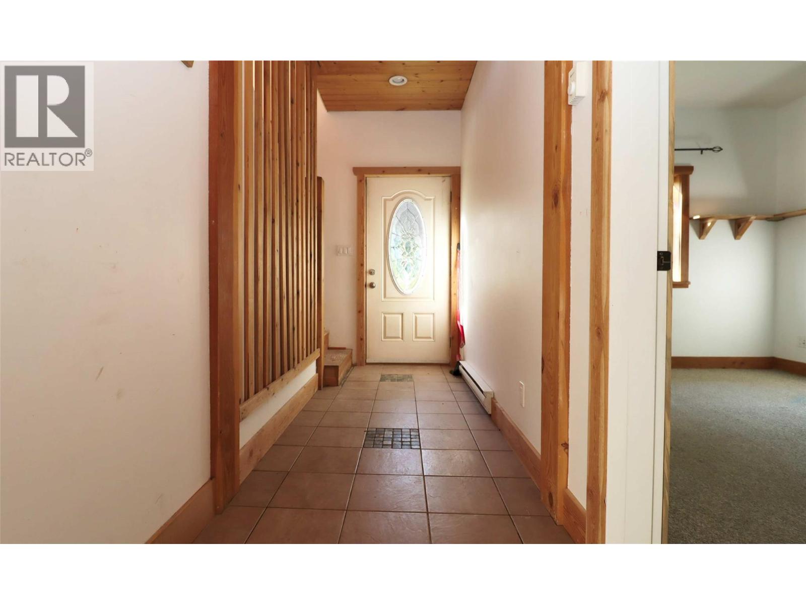 7487 & 7491 Crowfoot Drive, Anglemont, British Columbia  V0E 1M8 - Photo 30 - 10366020