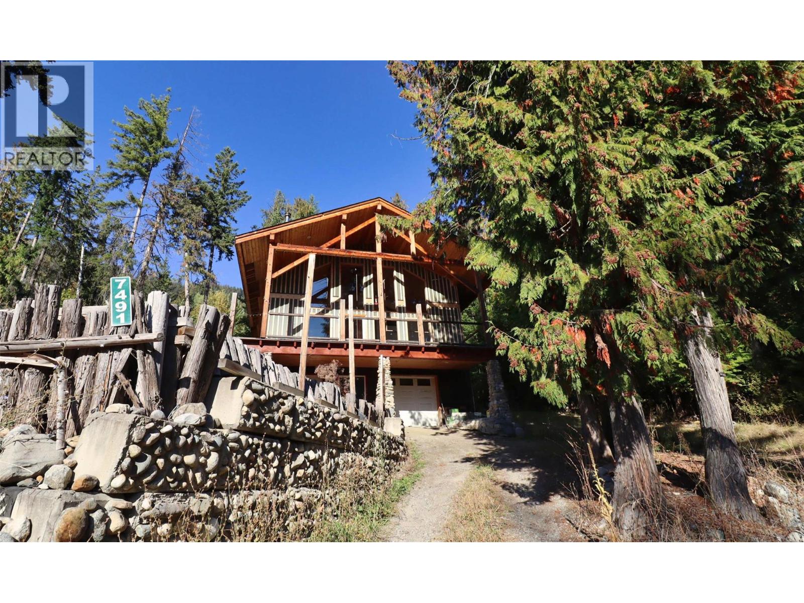 7487 & 7491 Crowfoot Drive, Anglemont, British Columbia  V0E 1M8 - Photo 15 - 10366020