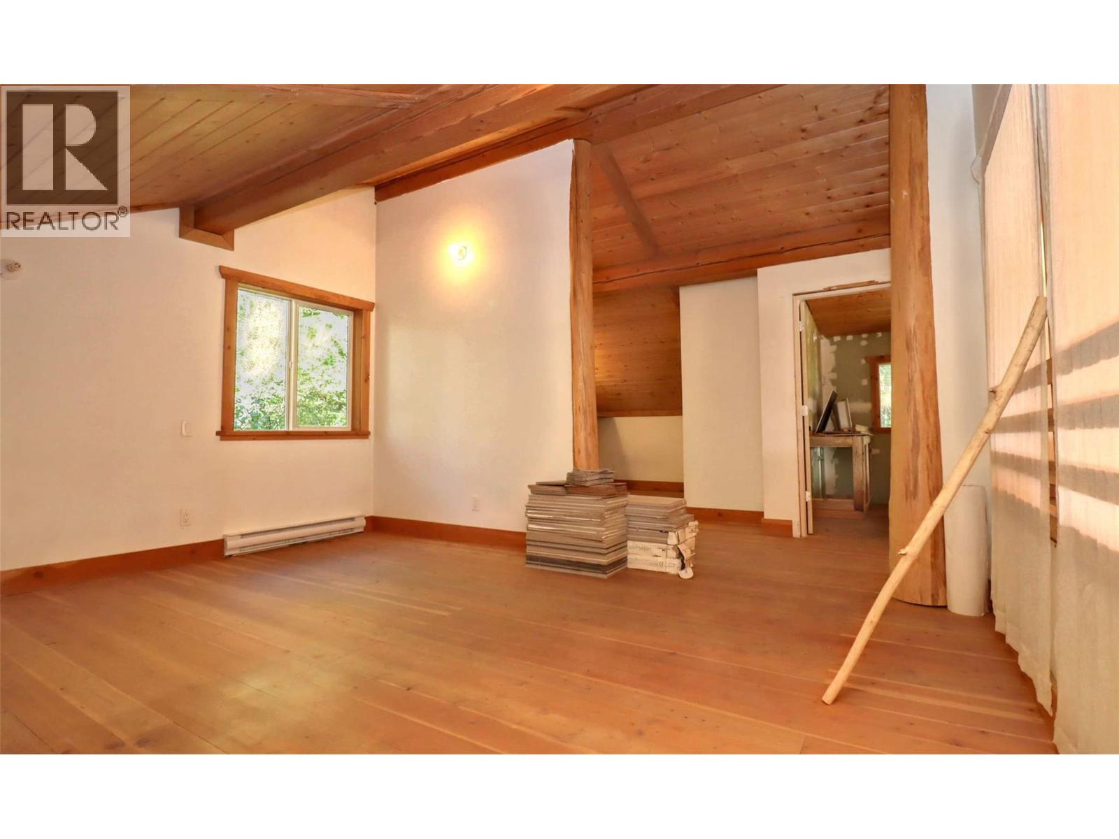 7487 & 7491 Crowfoot Drive, Anglemont, British Columbia  V0E 1M8 - Photo 45 - 10366020