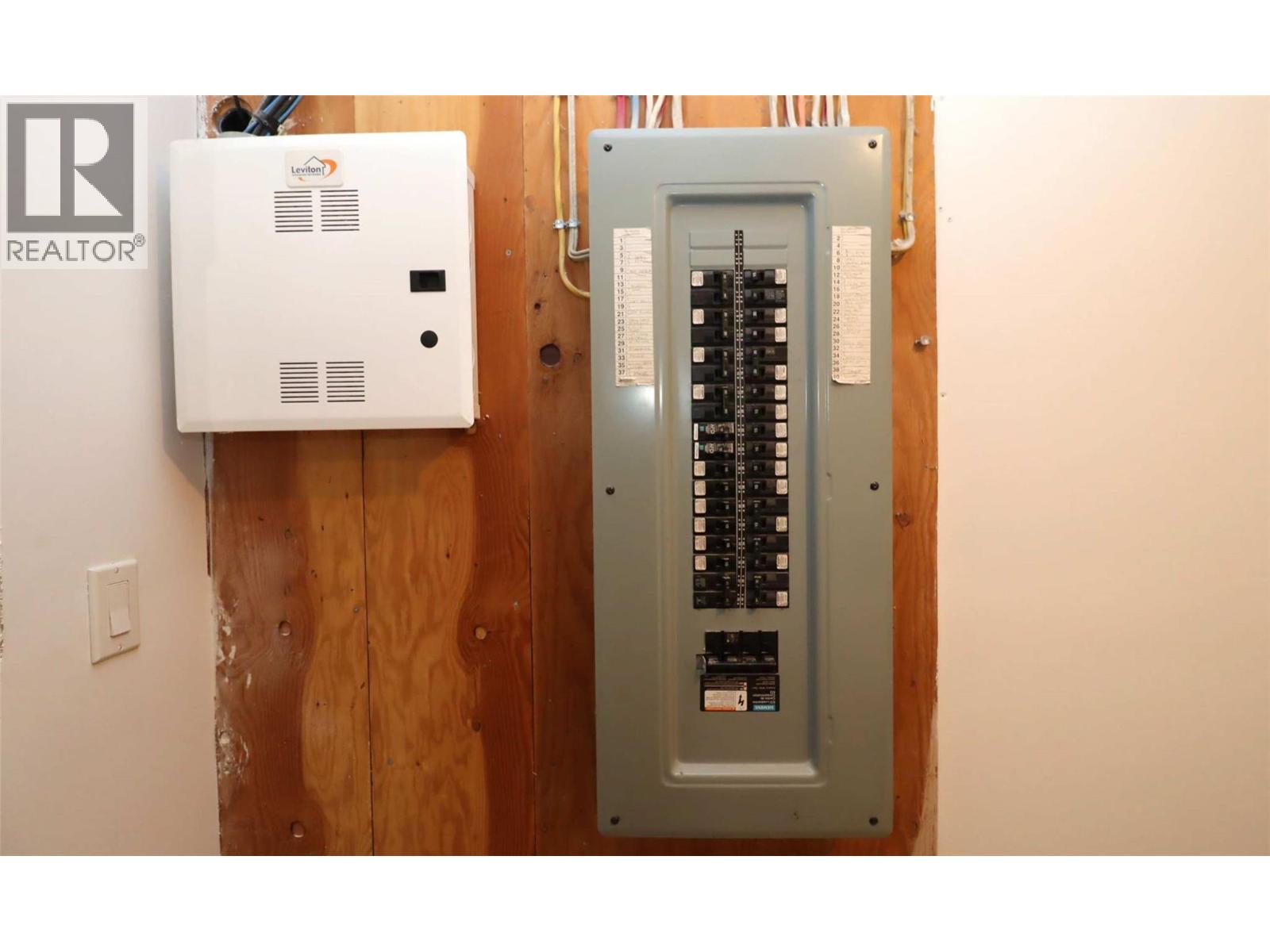 7487 & 7491 Crowfoot Drive, Anglemont, British Columbia  V0E 1M8 - Photo 47 - 10366020