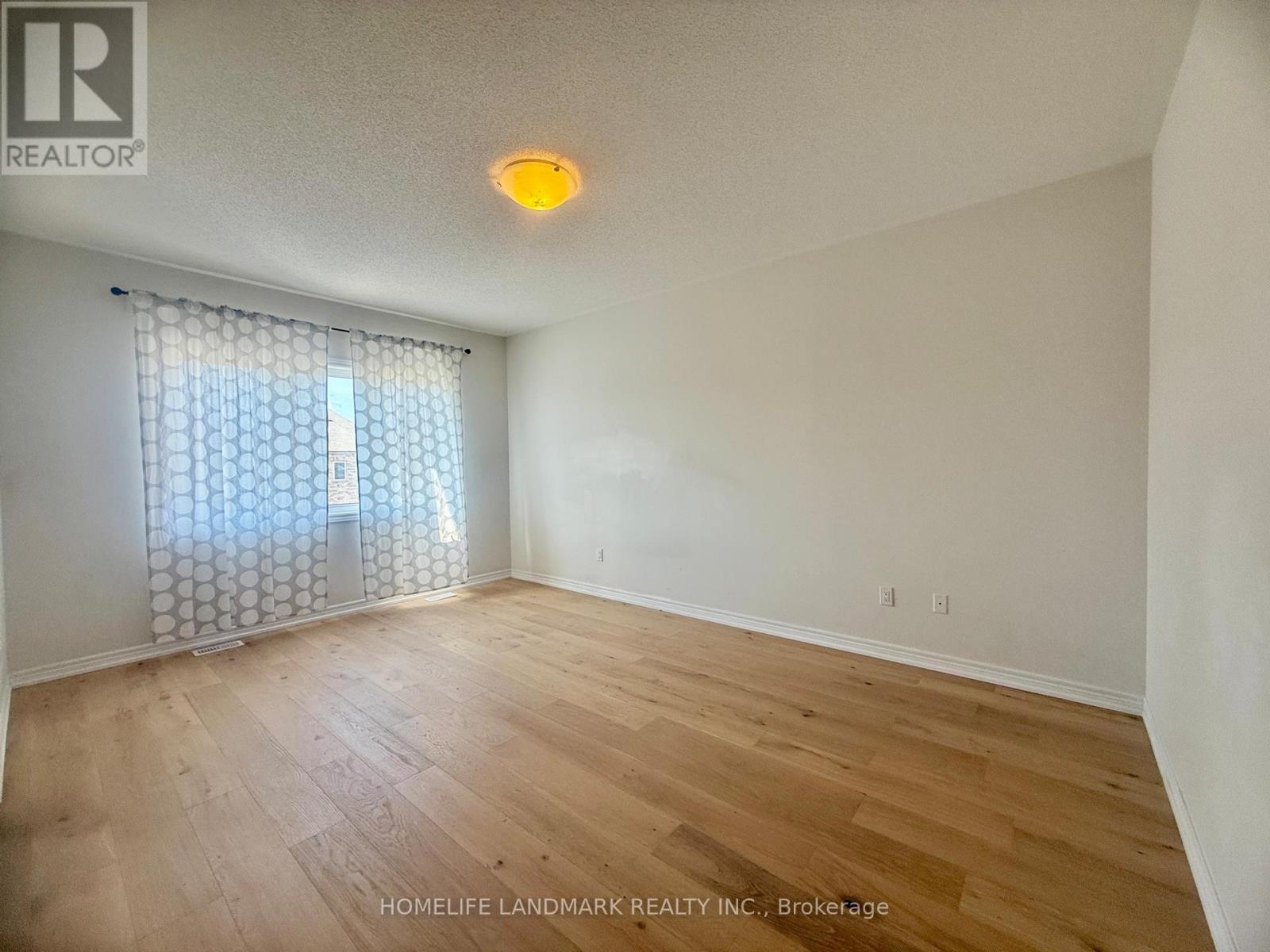 165 Paradelle Drive, Richmond Hill, Ontario  L4E 0E4 - Photo 14 - N12404074