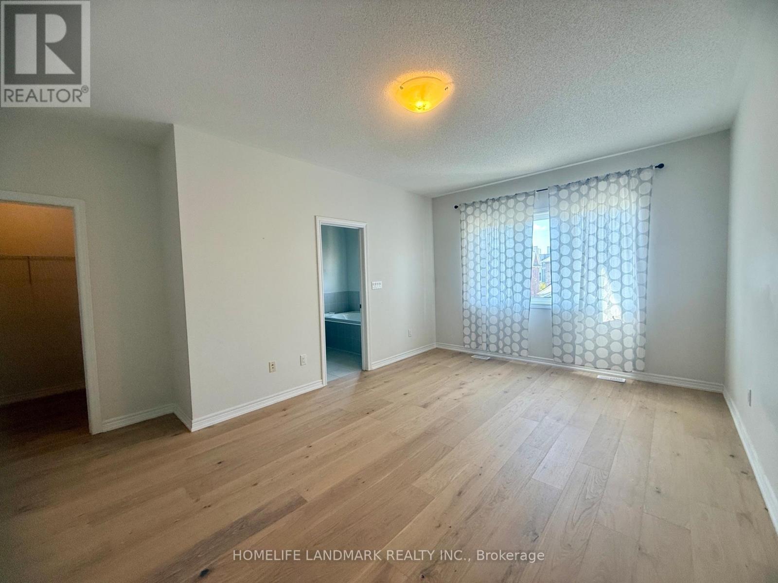 165 Paradelle Drive, Richmond Hill, Ontario  L4E 0E4 - Photo 15 - N12404074