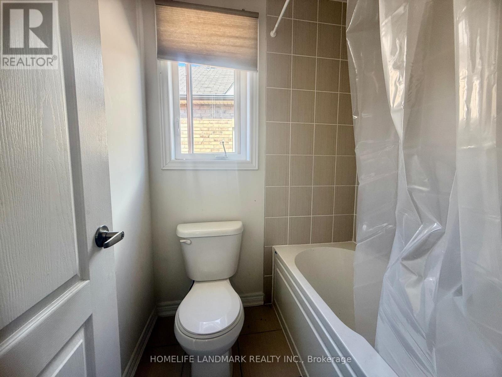 165 Paradelle Drive, Richmond Hill, Ontario  L4E 0E4 - Photo 25 - N12404074