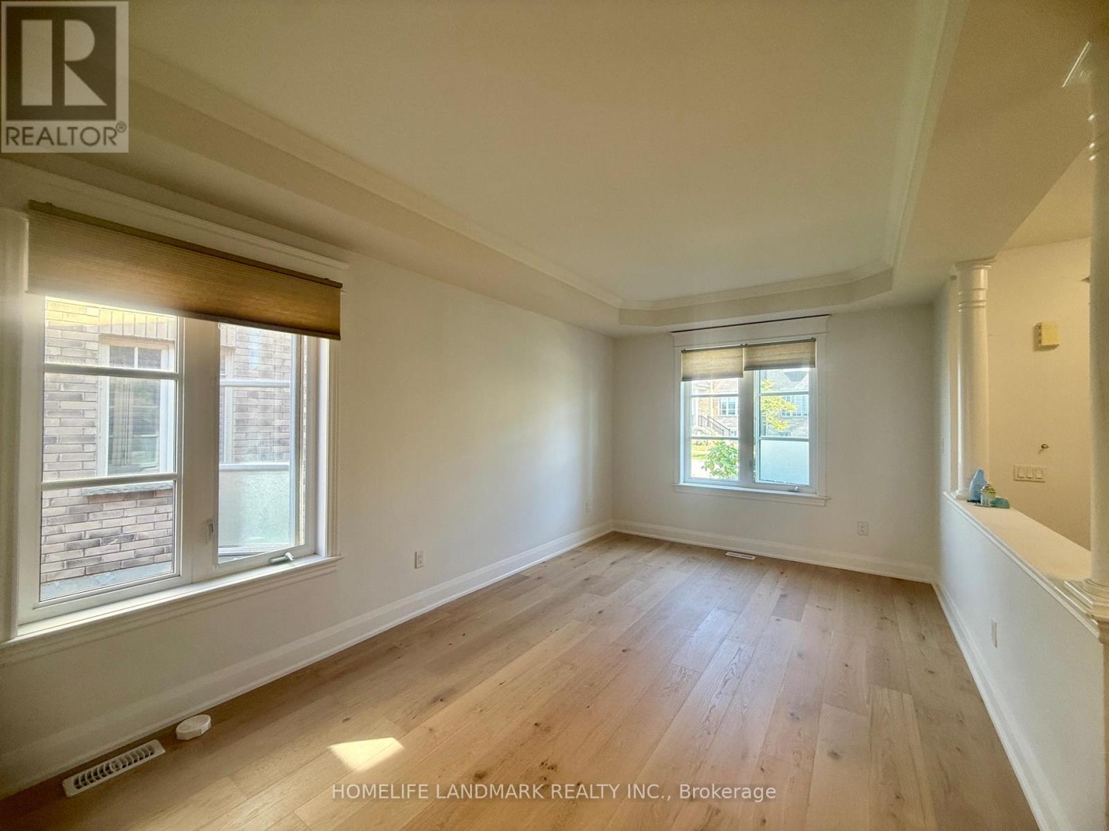 165 Paradelle Drive, Richmond Hill, Ontario  L4E 0E4 - Photo 8 - N12404074