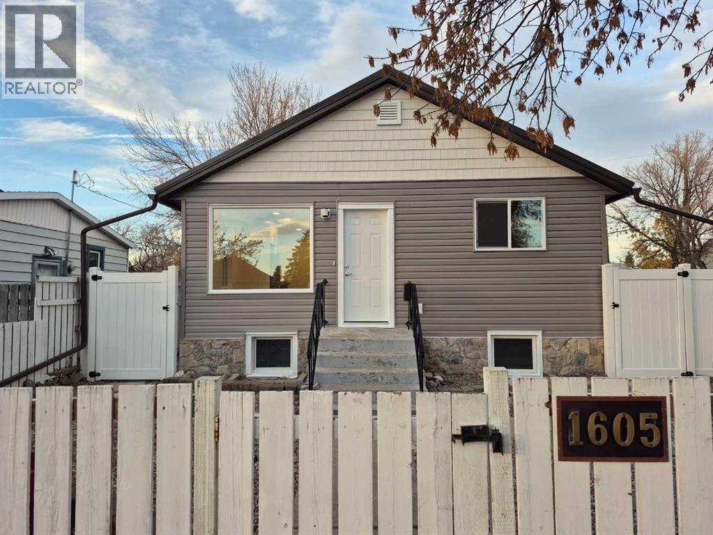 1605 3 Avenue N, Lethbridge, Alberta