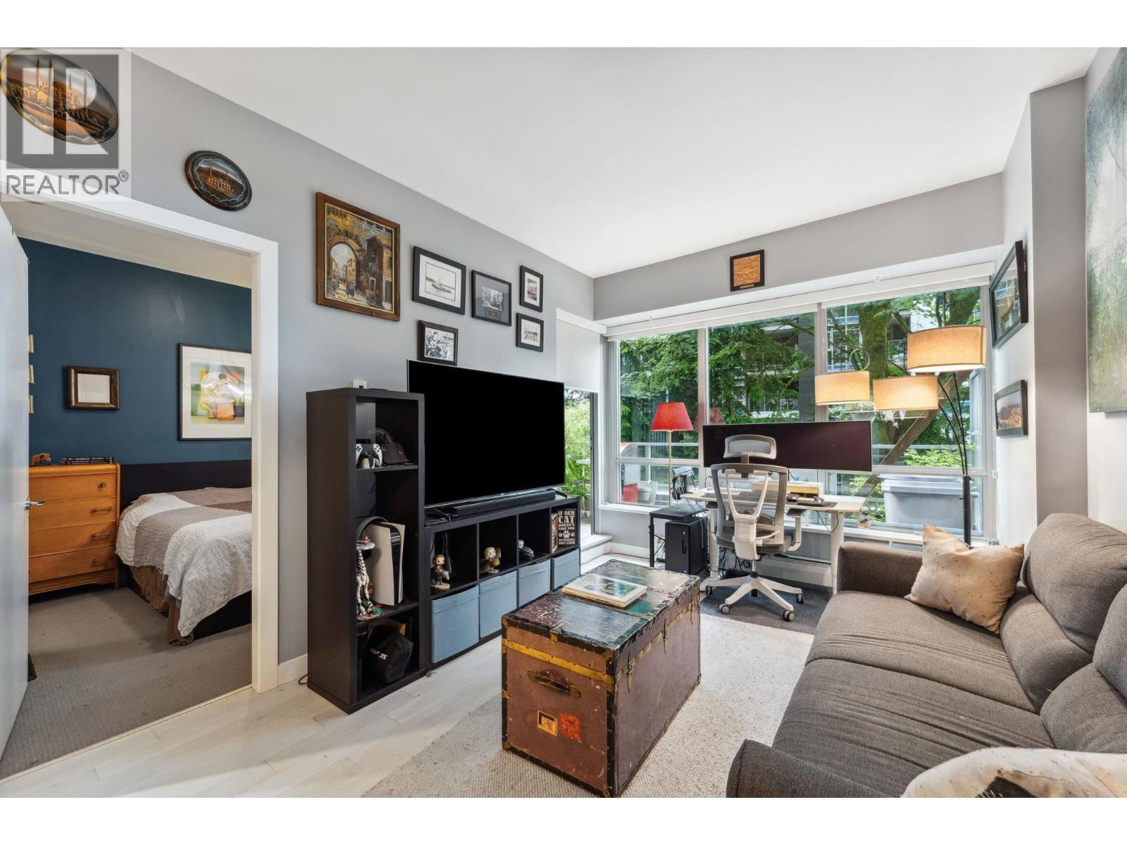 002 9060 University Crescent, Burnaby, British Columbia  V5A 0E1 - Photo 1 - R3051434