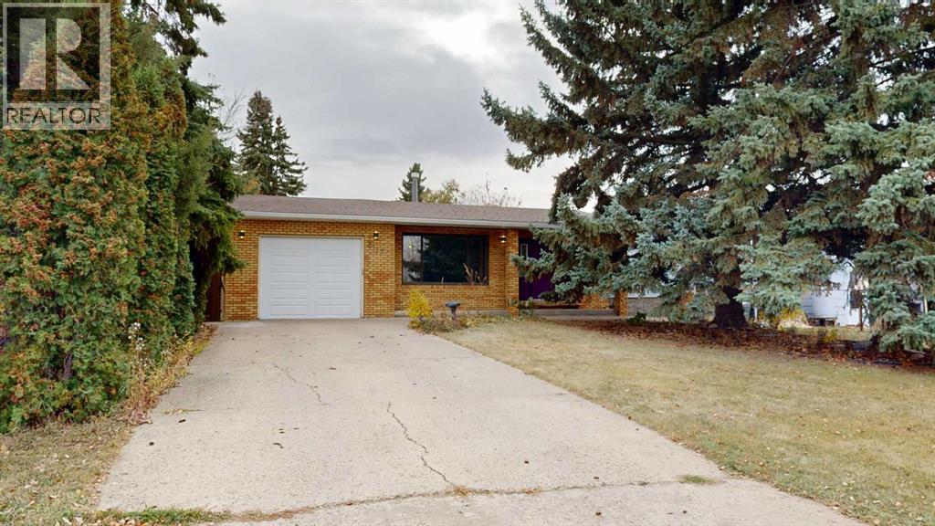 6117 51 Avenue, Stettler, Alberta  T0C 2L2 - Photo 1 - A2266934