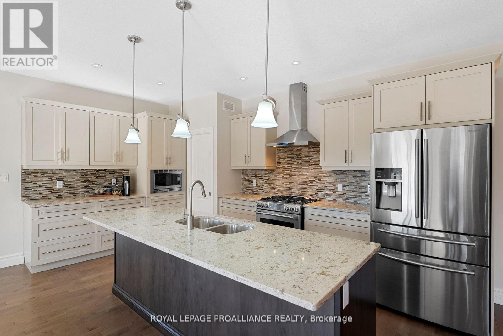 5 Conger Drive, Prince Edward County (Wellington Ward), Ontario  K0K 3L0 - Photo 10 - X12482437