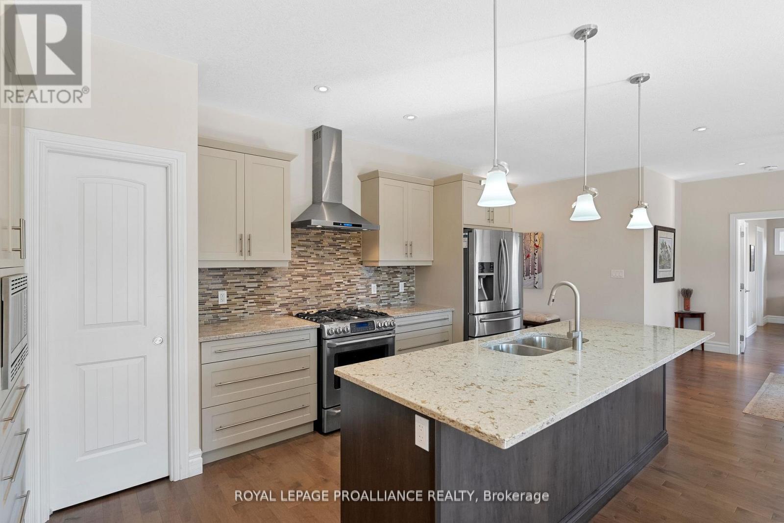 5 Conger Drive, Prince Edward County (Wellington Ward), Ontario  K0K 3L0 - Photo 9 - X12482437