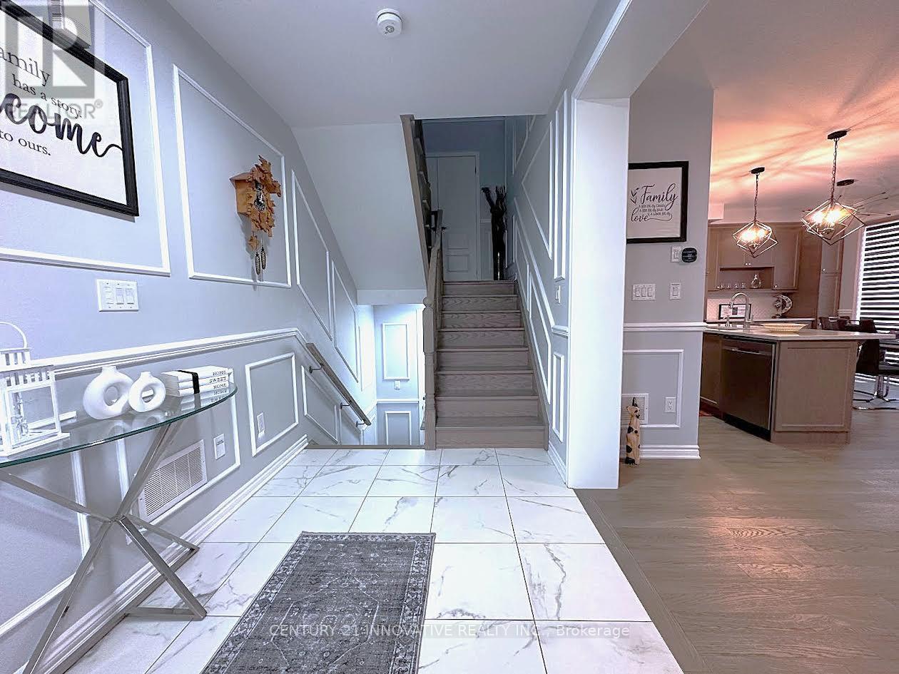 568 Boyd Lane, Milton, Ontario  L9E 1W6 - Photo 5 - W12482388