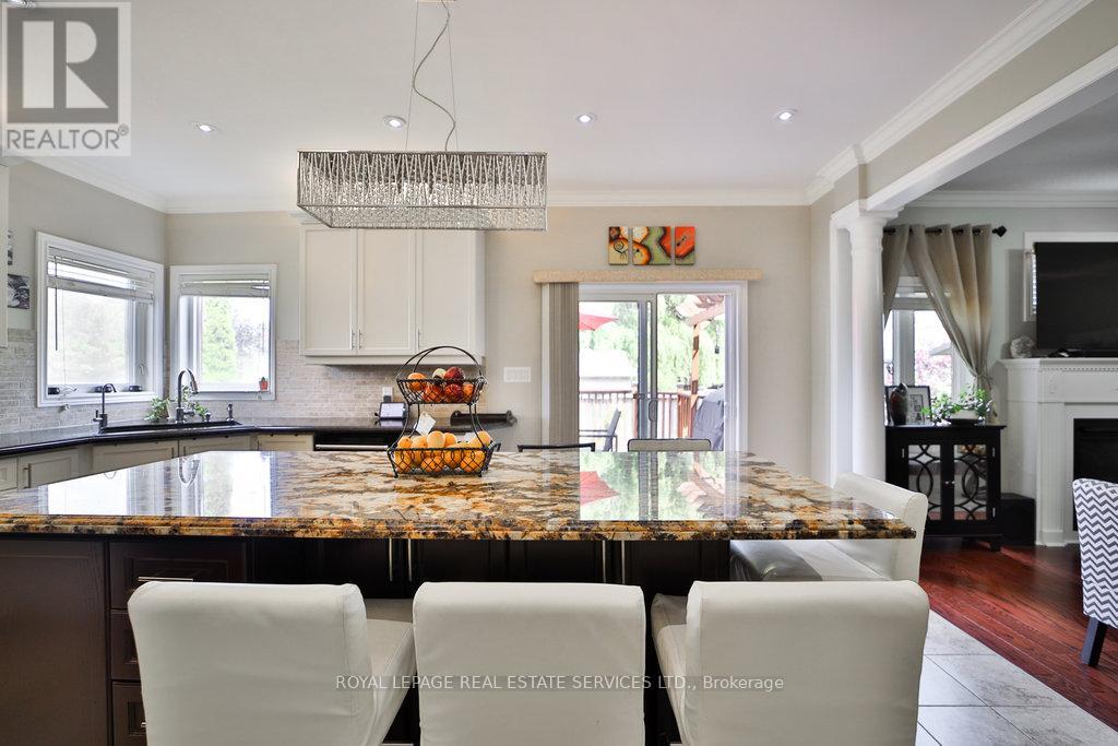 44 Game Creek Crescent, Brampton (Northwest Sandalwood Parkway), Ontario  L7A 0K3 - Photo 11 - W12482390