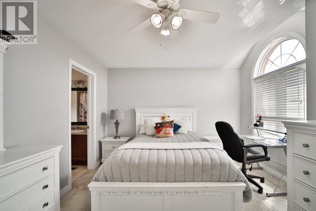 44 Game Creek Crescent, Brampton (Northwest Sandalwood Parkway), Ontario  L7A 0K3 - Photo 22 - W12482390