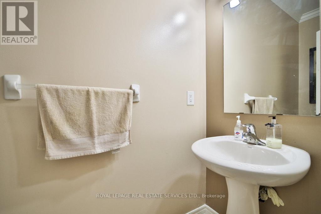 44 Game Creek Crescent, Brampton (Northwest Sandalwood Parkway), Ontario  L7A 0K3 - Photo 26 - W12482390