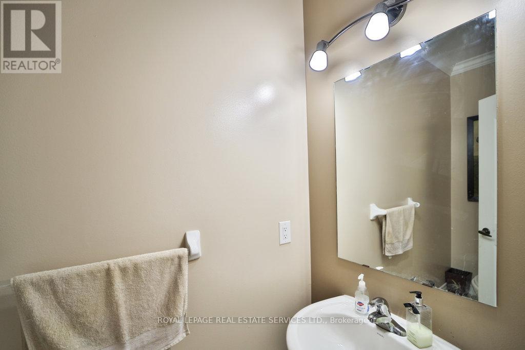 44 Game Creek Crescent, Brampton (Northwest Sandalwood Parkway), Ontario  L7A 0K3 - Photo 27 - W12482390