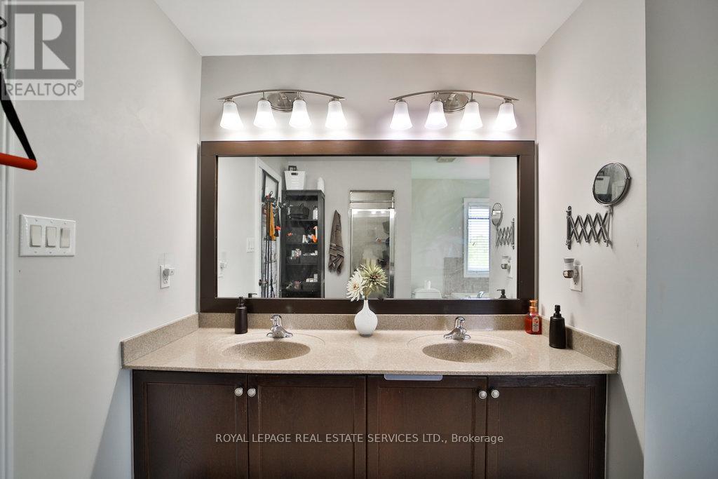 44 Game Creek Crescent, Brampton (Northwest Sandalwood Parkway), Ontario  L7A 0K3 - Photo 36 - W12482390