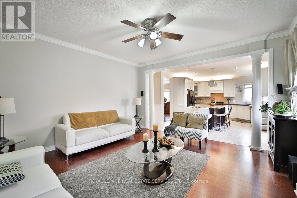 44 Game Creek Crescent, Brampton (Northwest Sandalwood Parkway), Ontario  L7A 0K3 - Photo 5 - W12482390