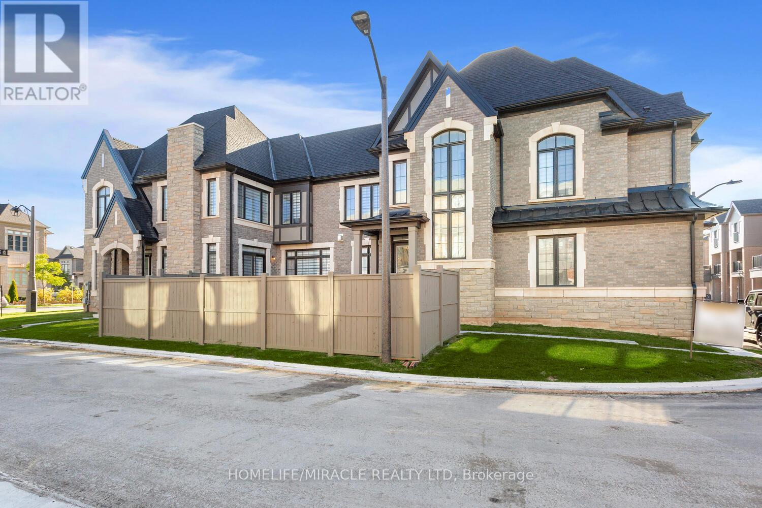 COACH - 3326 MILLICENT AVENUE, Oakville, Ontario