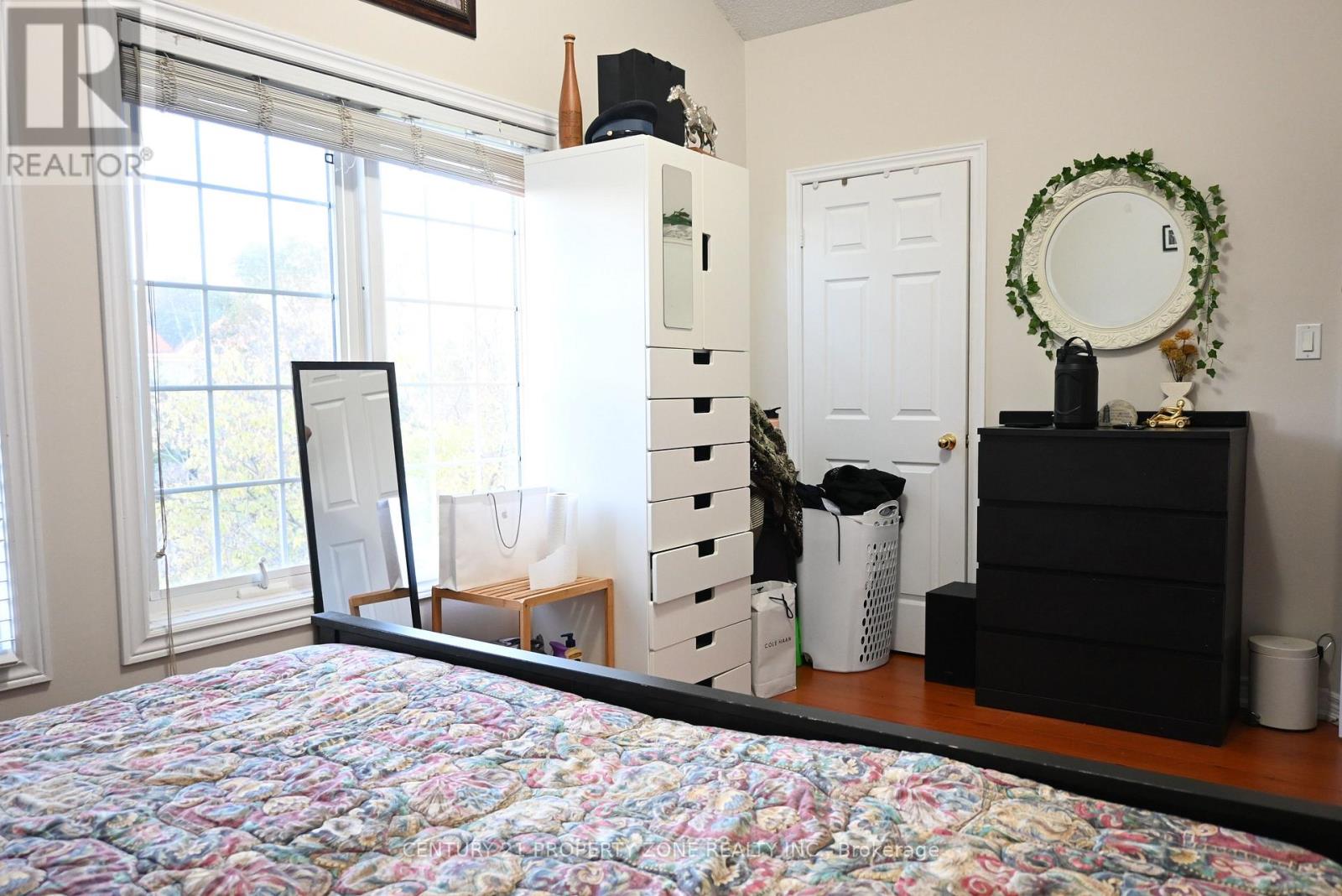 39 Harbourtown Crescent, Brampton, Ontario  L6V 4P4 - Photo 16 - W12482400