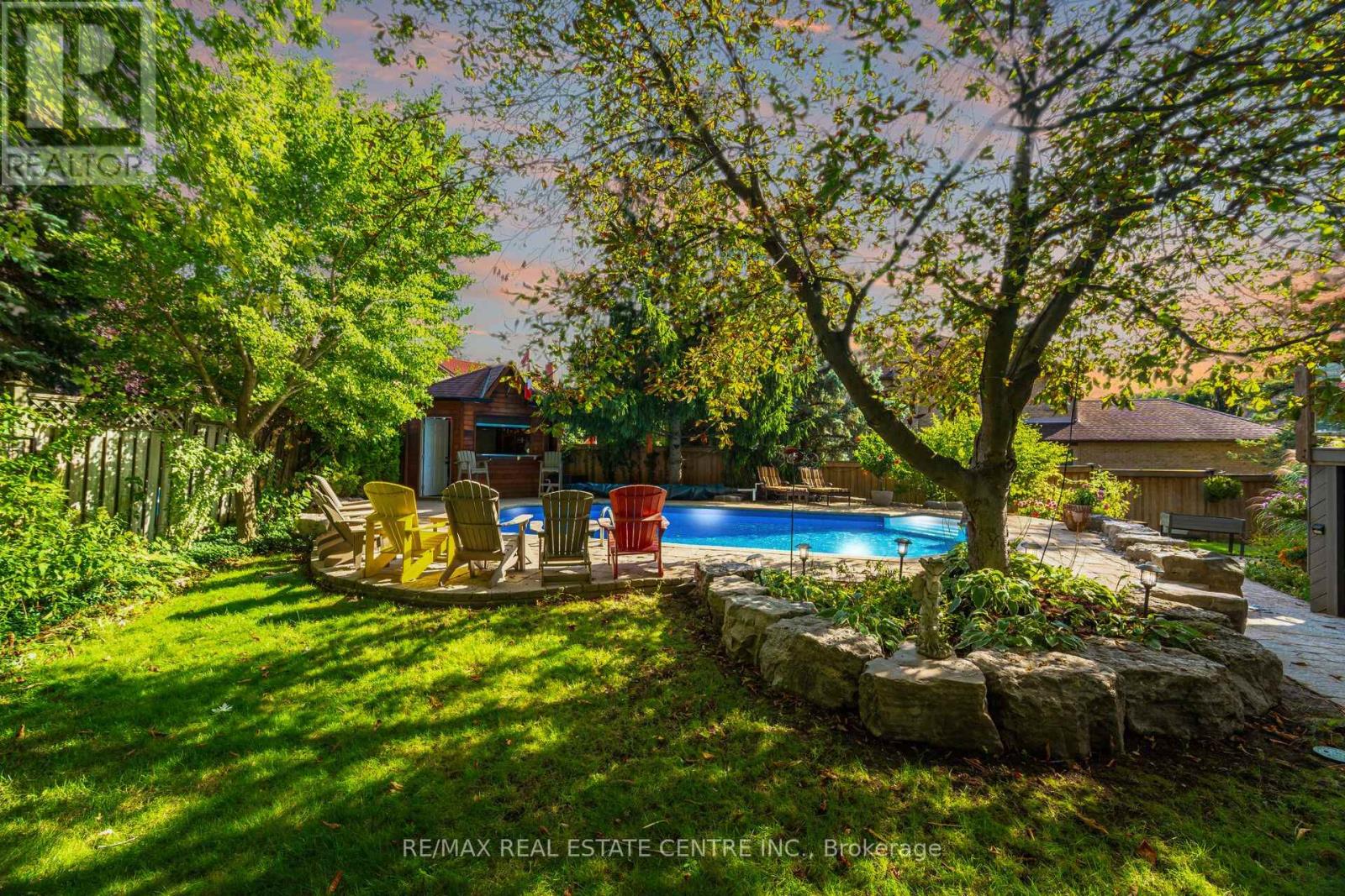 10 BLUEBIRD COURT, Brampton, Ontario