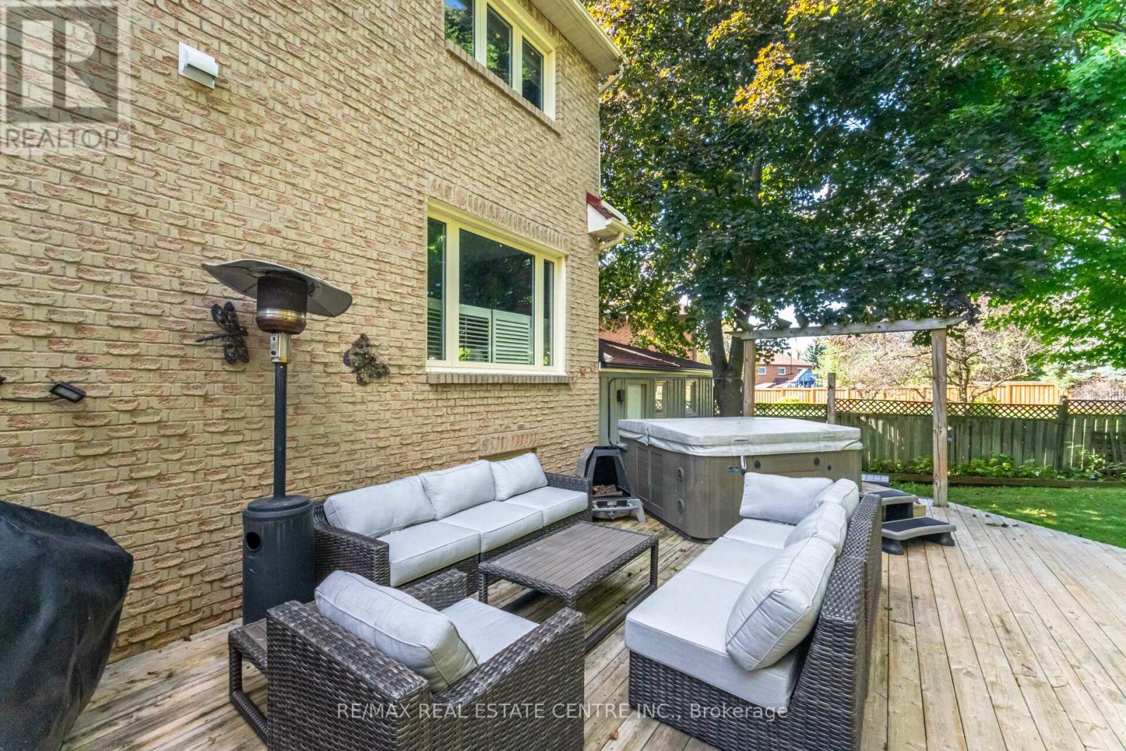 10 Bluebird Court, Brampton, Ontario  L6Z 3K9 - Photo 13 - W12482402