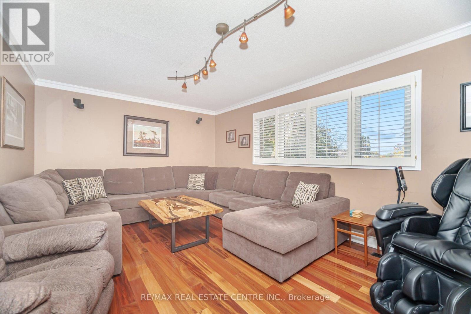 10 Bluebird Court, Brampton, Ontario  L6Z 3K9 - Photo 30 - W12482402