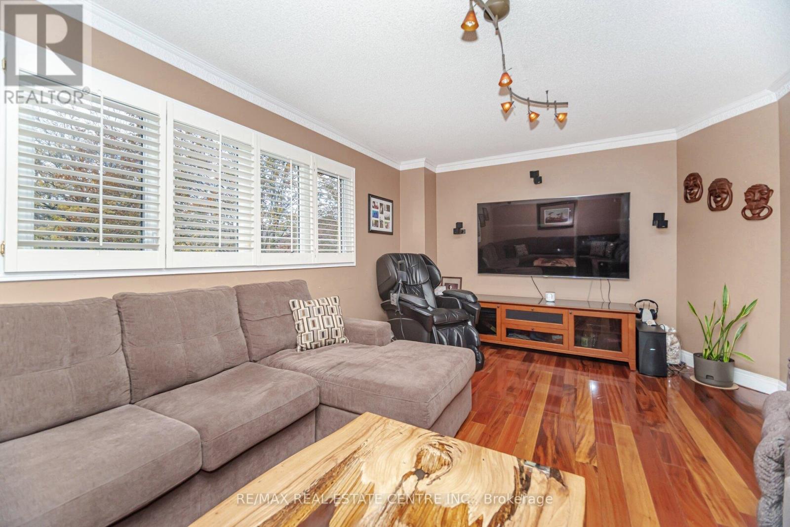 10 Bluebird Court, Brampton, Ontario  L6Z 3K9 - Photo 31 - W12482402