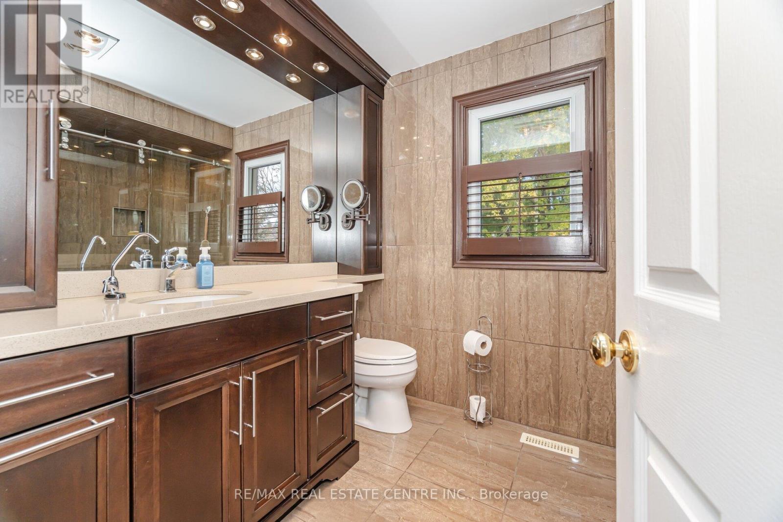 10 Bluebird Court, Brampton, Ontario  L6Z 3K9 - Photo 41 - W12482402