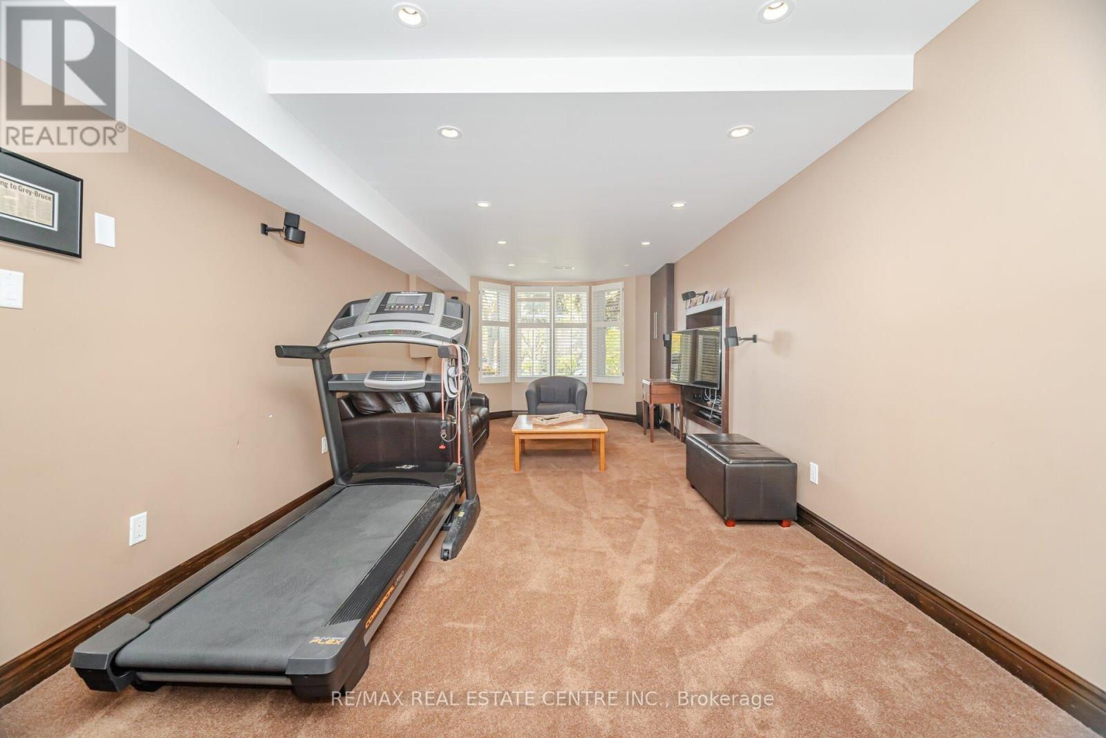 10 Bluebird Court, Brampton, Ontario  L6Z 3K9 - Photo 43 - W12482402