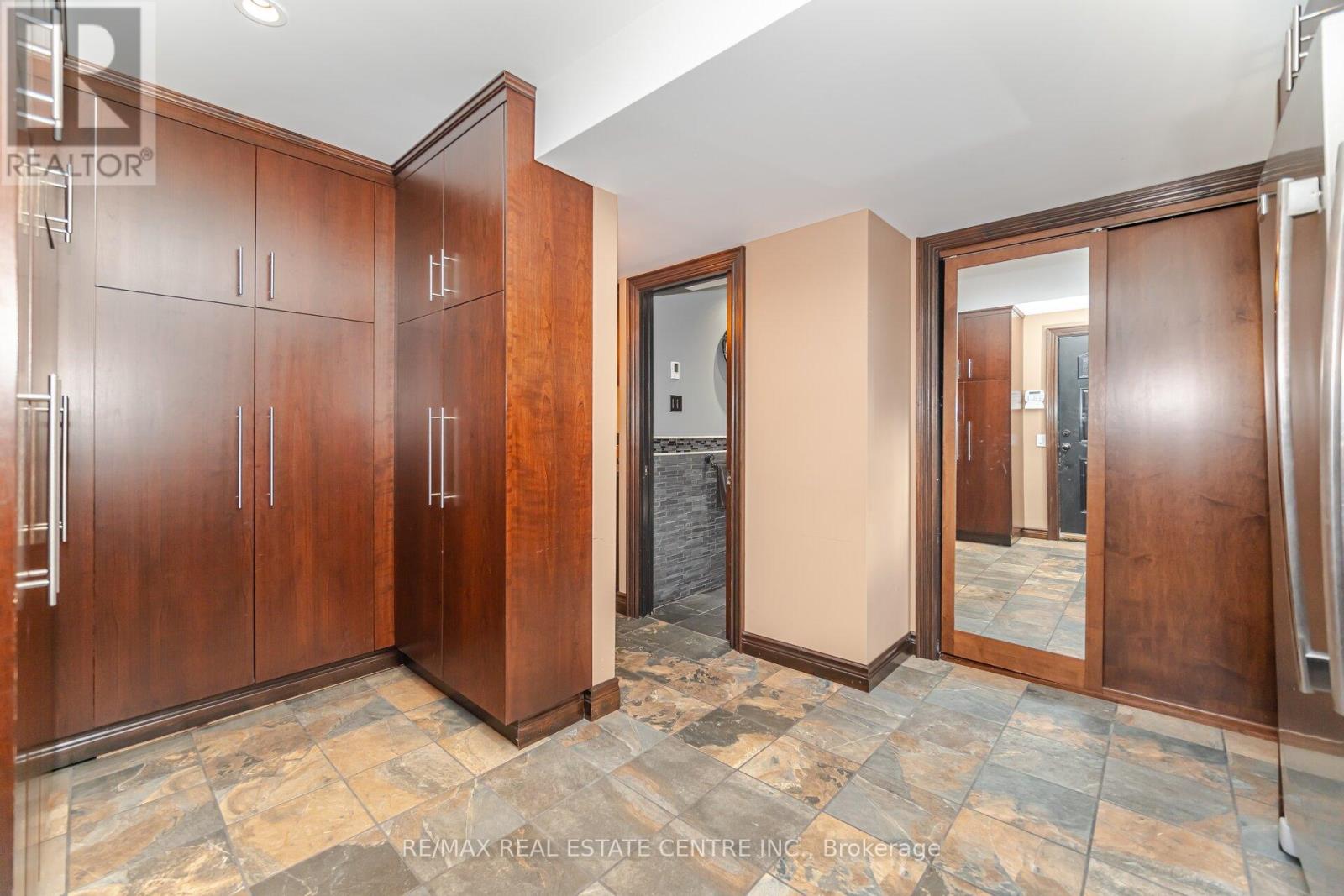 10 Bluebird Court, Brampton, Ontario  L6Z 3K9 - Photo 48 - W12482402