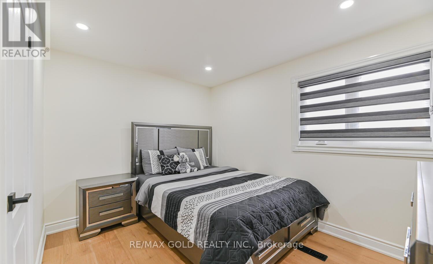 81 Drake Boulevard, Brampton, Ontario  L6T 3L2 - Photo 13 - W12482409