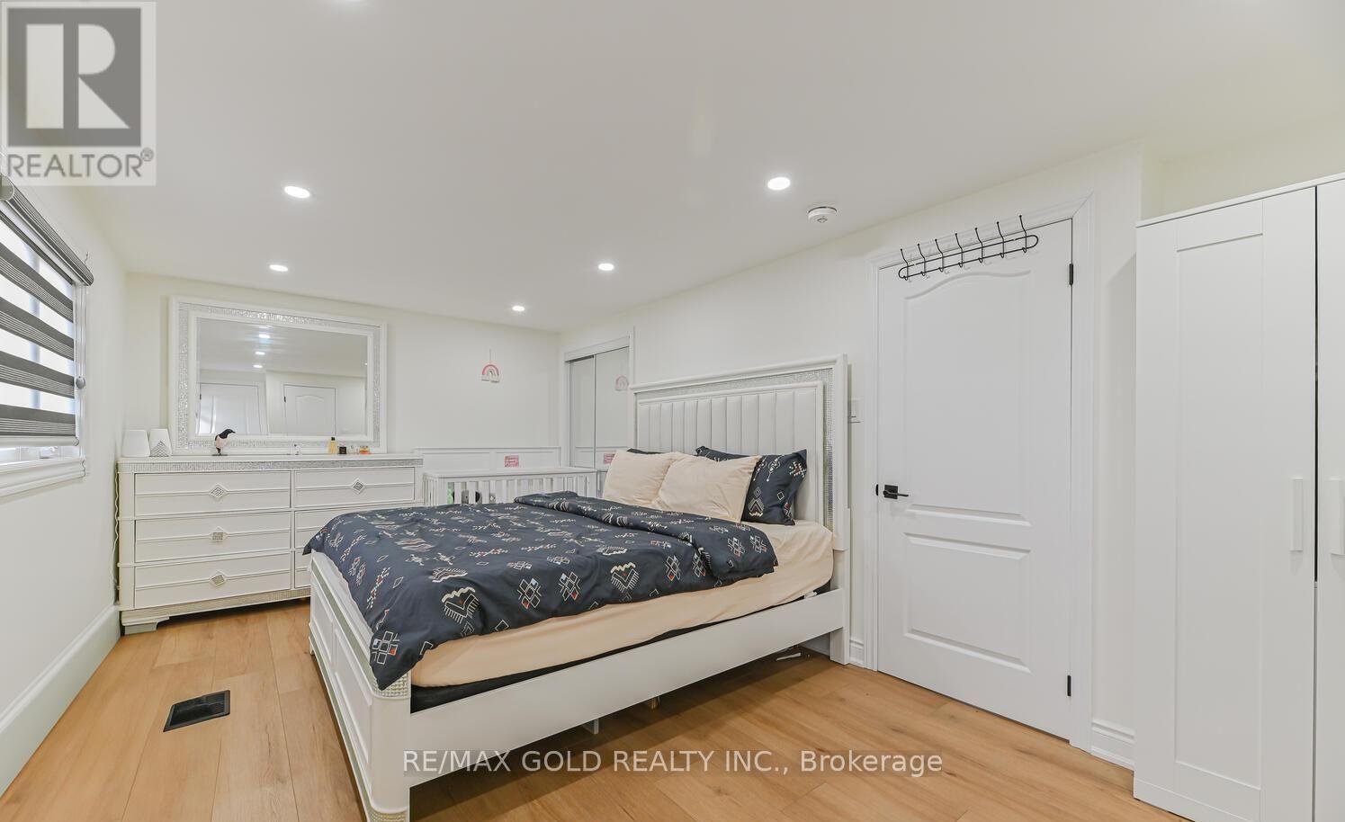 81 Drake Boulevard, Brampton, Ontario  L6T 3L2 - Photo 16 - W12482409