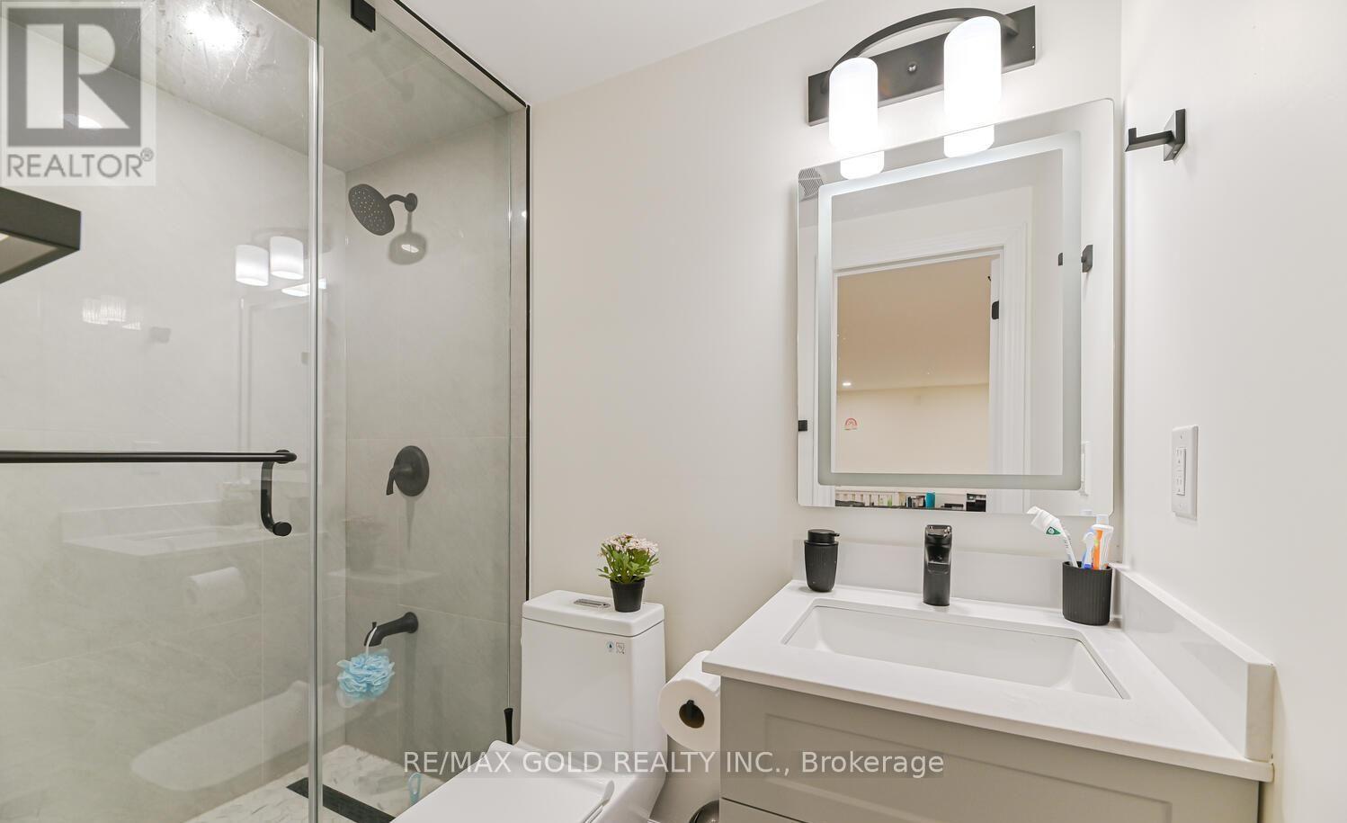 81 Drake Boulevard, Brampton, Ontario  L6T 3L2 - Photo 19 - W12482409