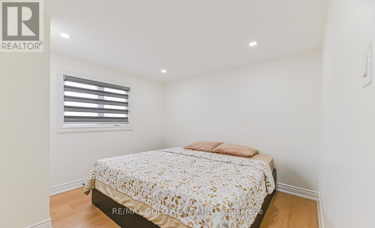 81 Drake Boulevard, Brampton, Ontario  L6T 3L2 - Photo 21 - W12482409