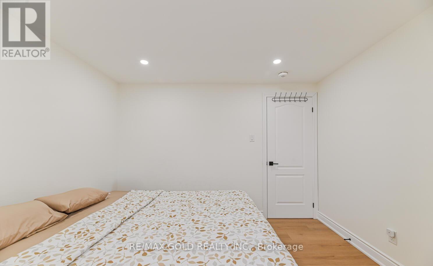 81 Drake Boulevard, Brampton, Ontario  L6T 3L2 - Photo 23 - W12482409
