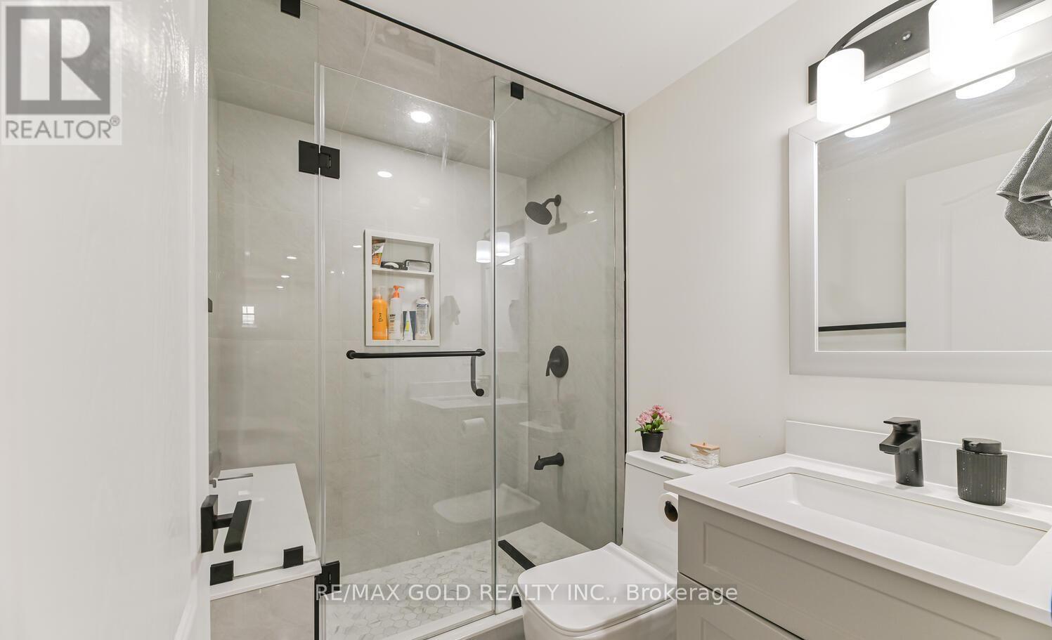 81 Drake Boulevard, Brampton, Ontario  L6T 3L2 - Photo 24 - W12482409