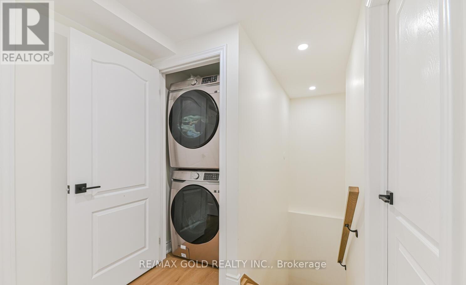 81 Drake Boulevard, Brampton, Ontario  L6T 3L2 - Photo 25 - W12482409