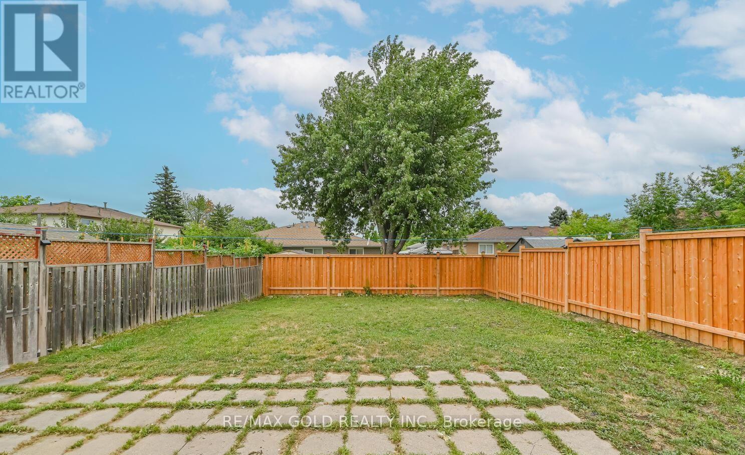 81 Drake Boulevard, Brampton, Ontario  L6T 3L2 - Photo 27 - W12482409