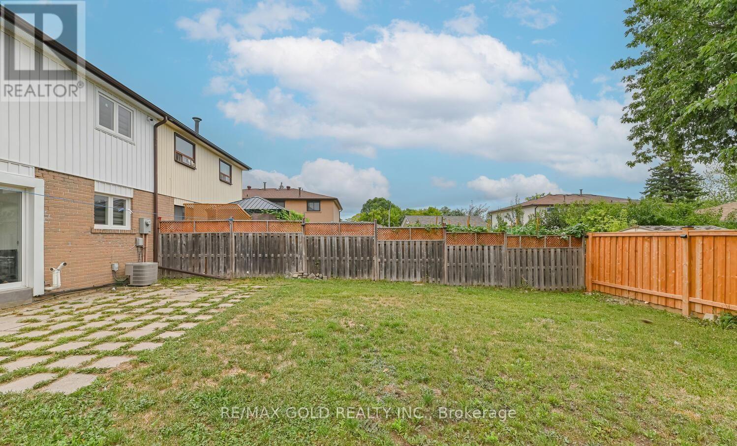 81 Drake Boulevard, Brampton, Ontario  L6T 3L2 - Photo 28 - W12482409