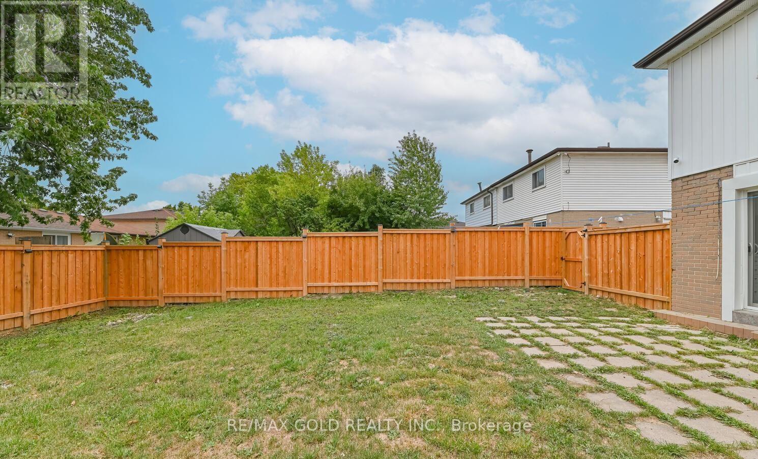 81 Drake Boulevard, Brampton, Ontario  L6T 3L2 - Photo 31 - W12482409