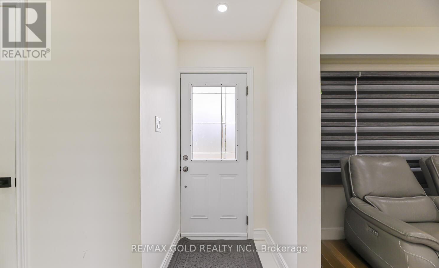 81 Drake Boulevard, Brampton, Ontario  L6T 3L2 - Photo 34 - W12482409