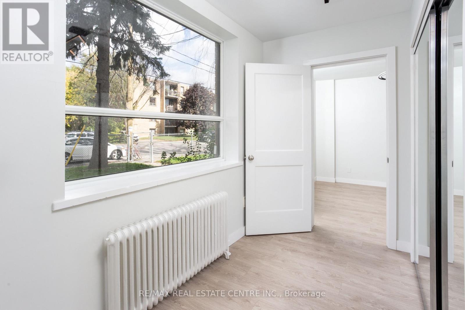205 - 5 Hill Heights Road E, Toronto, Ontario  M8Y 1Y9 - Photo 11 - W12482411