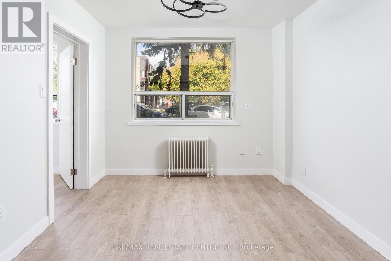 205 - 5 Hill Heights Road E, Toronto, Ontario  M8Y 1Y9 - Photo 6 - W12482411