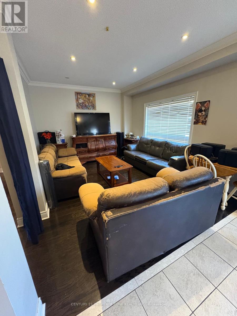 309 Brisdale Drive, Brampton, Ontario  L7A 3A1 - Photo 2 - W12482416