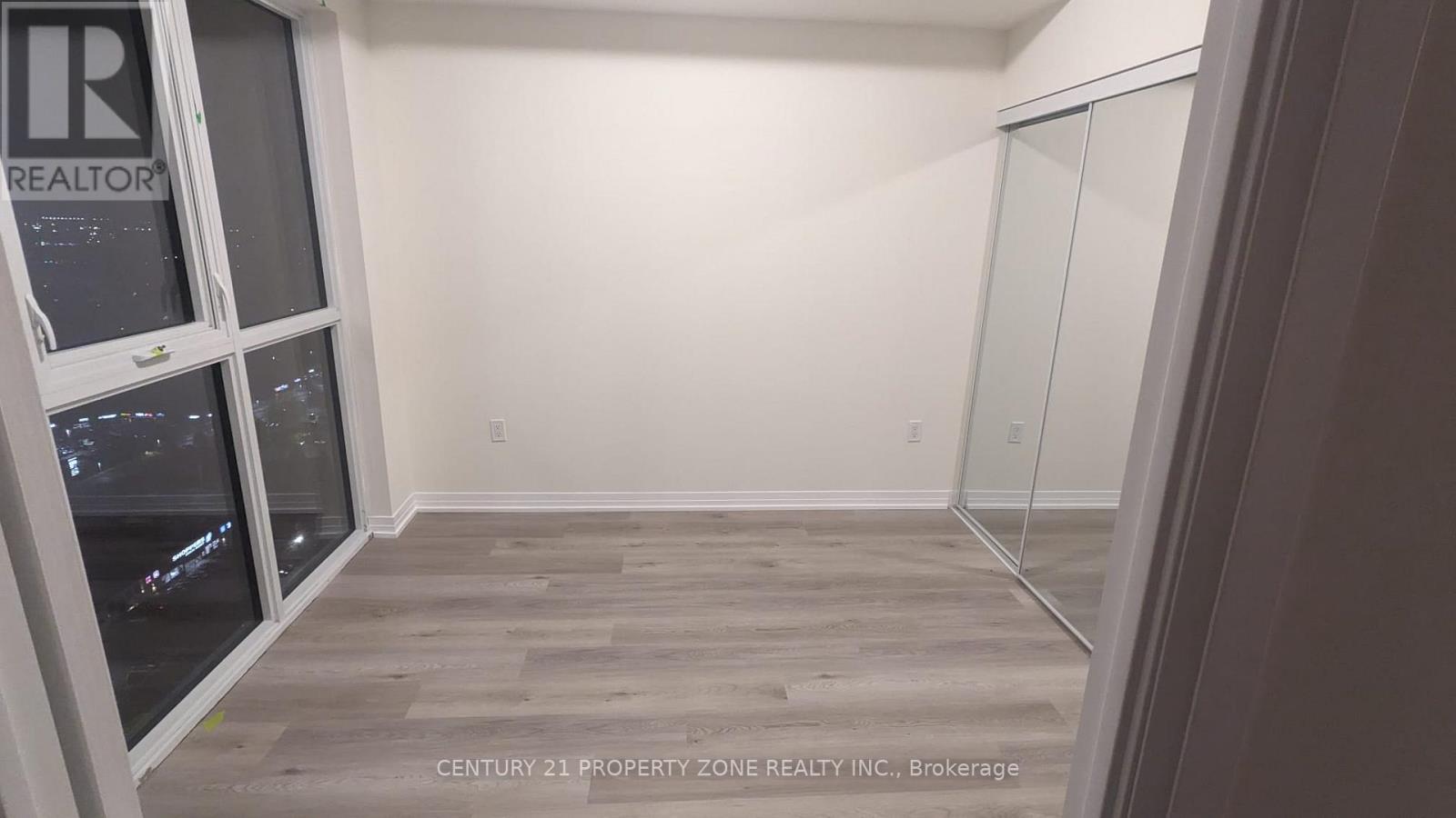 3210 - 15 Watergarden Drive, Mississauga, Ontario  L5R 0H4 - Photo 7 - W12482419