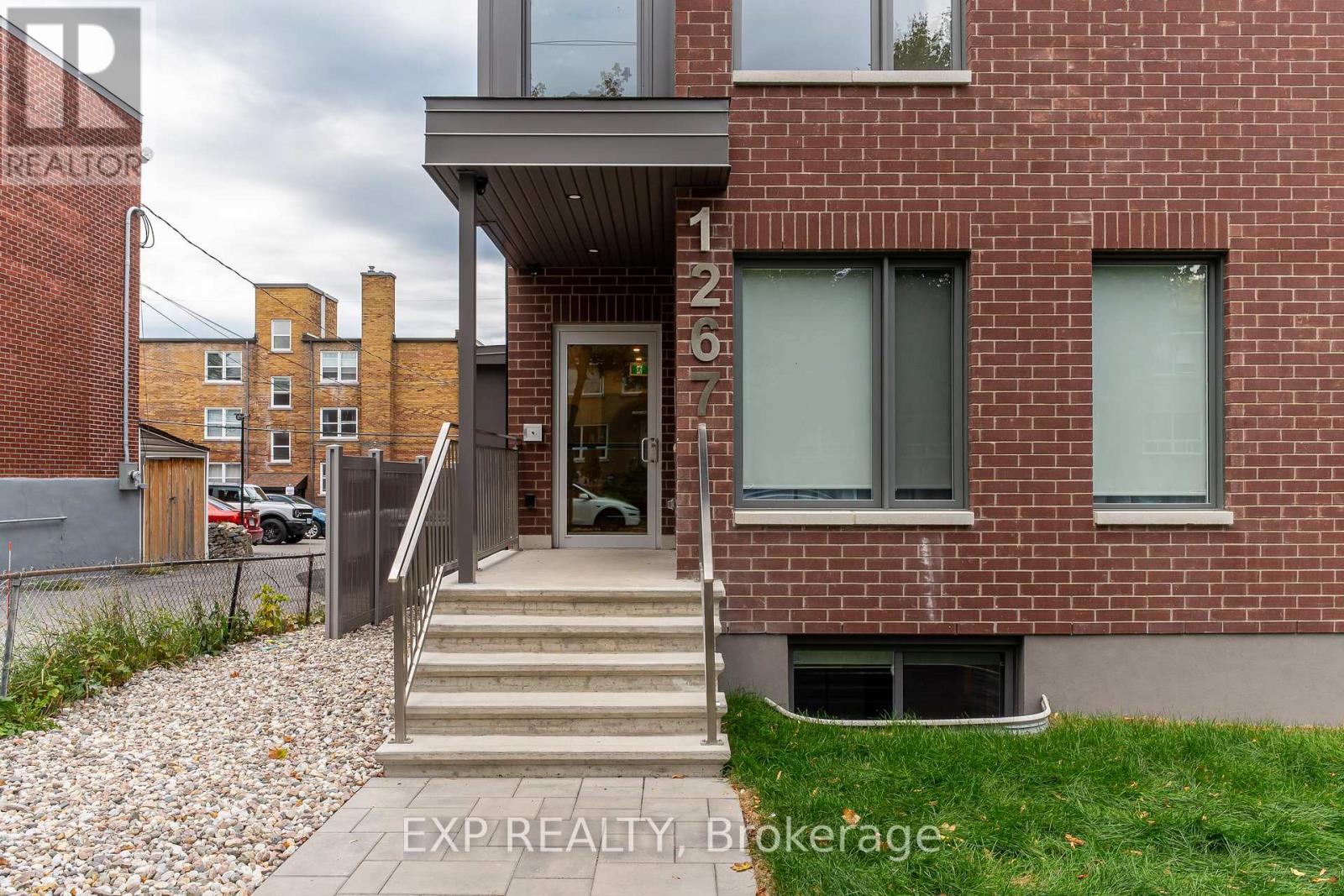 2 - 1267 Summerville Avenue, Ottawa, Ontario  K1Z 8G6 - Photo 2 - X12482435