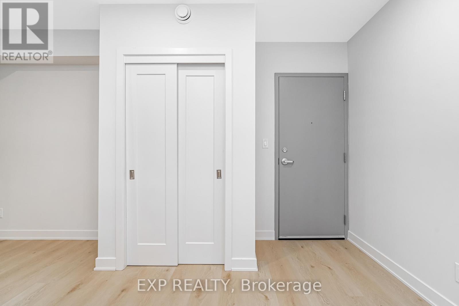 2 - 1267 Summerville Avenue, Ottawa, Ontario  K1Z 8G6 - Photo 3 - X12482435