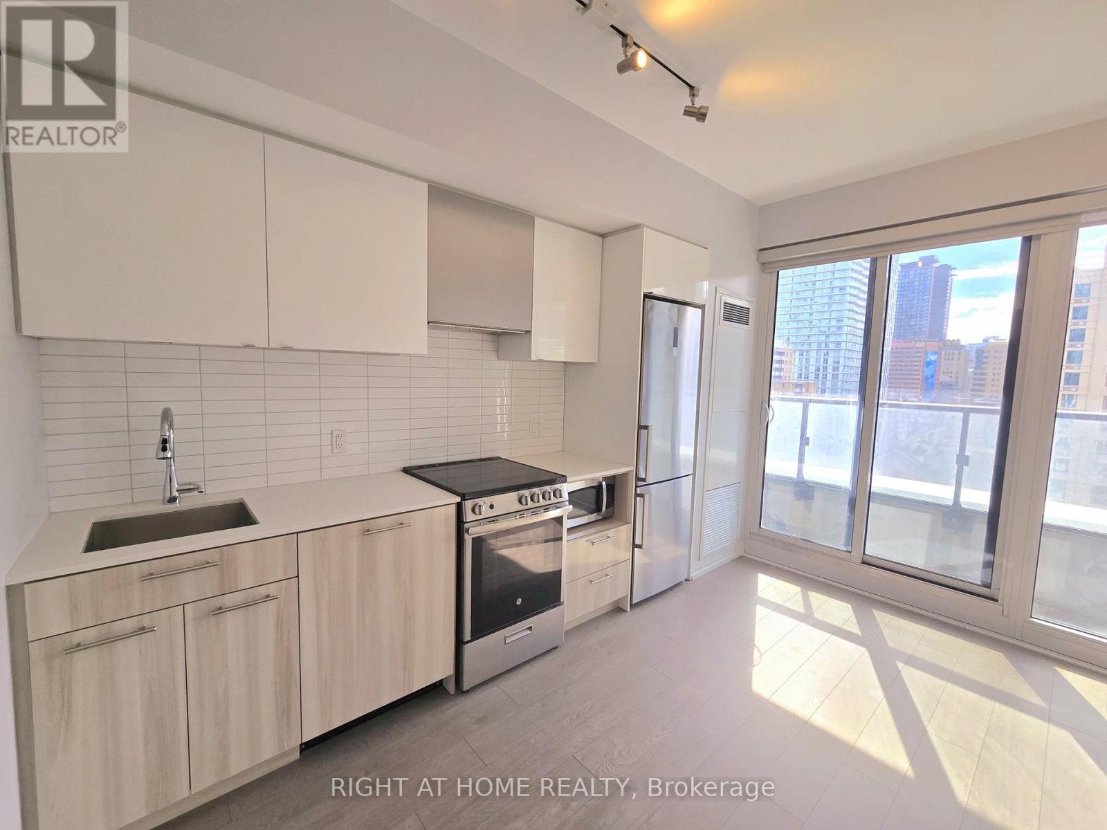 931 - 251 JARVIS STREET, Toronto, Ontario