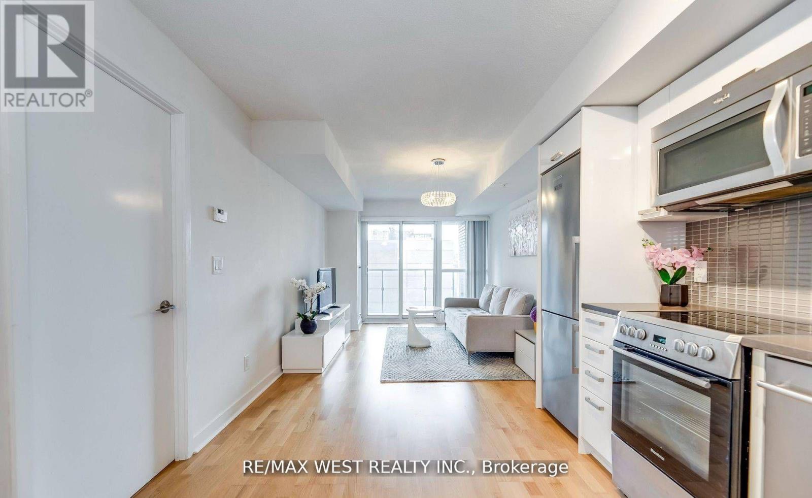802 - 295 Adelaide Street W, Toronto, Ontario  M5V 0L4 - Photo 2 - C12482427
