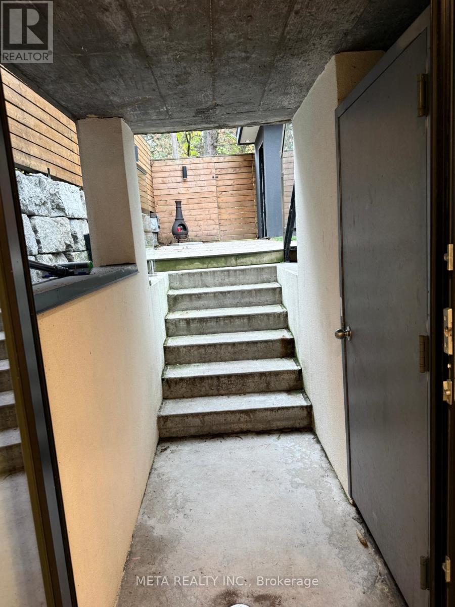 71 HARSHAW AVENUE, Toronto, Ontario