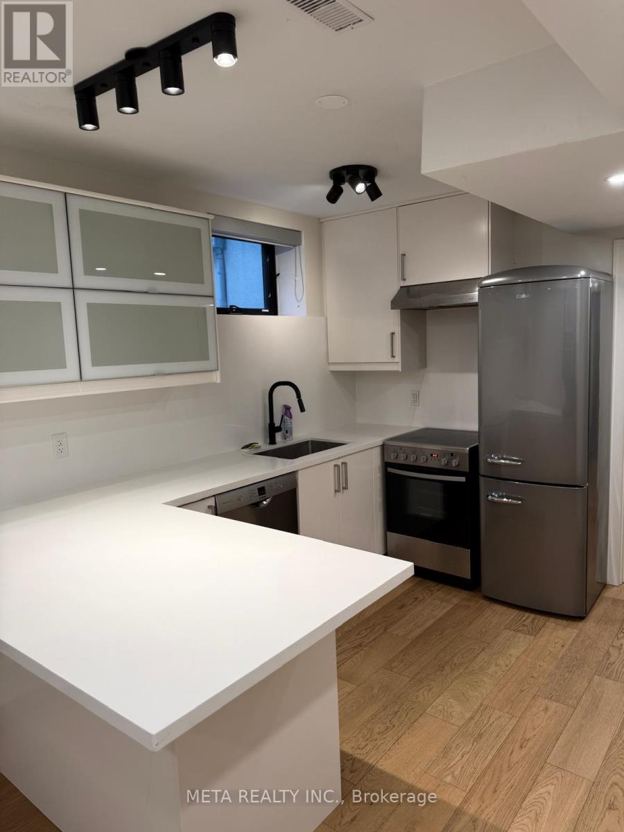 71 Harshaw Avenue, Toronto, Ontario  M8S 1X9 - Photo 4 - W12376248
